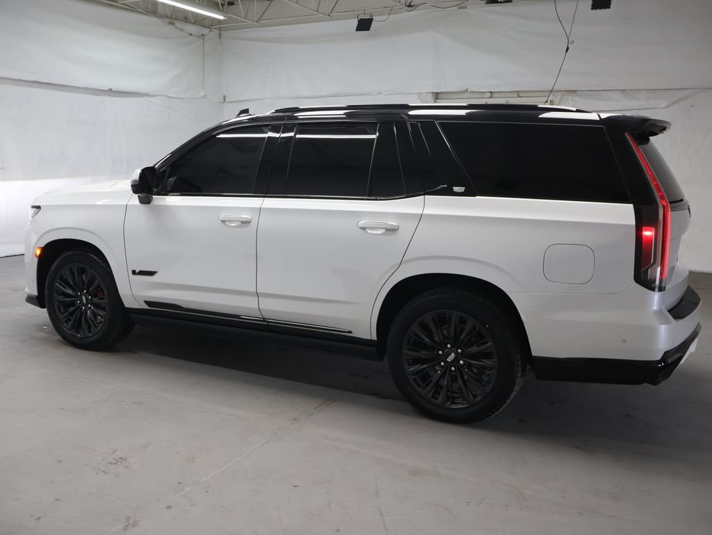 Used 2024 Cadillac Escalade V w/ LPO, ONYX Package AWD/4WD image 4