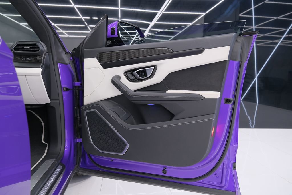 Used 2022 Lamborghini Urus image 54