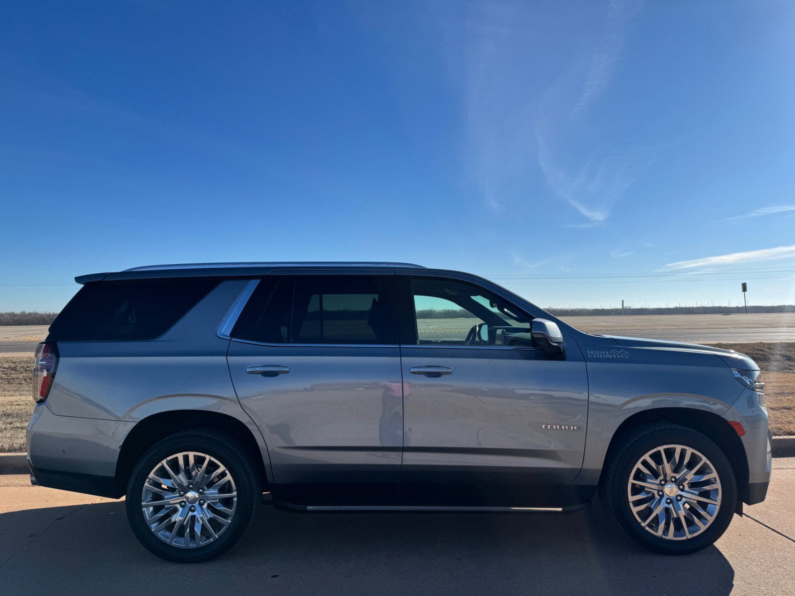 Used 2023 Chevrolet Tahoe High Country w/ Advanced Technology Package AWD/4WD image 2