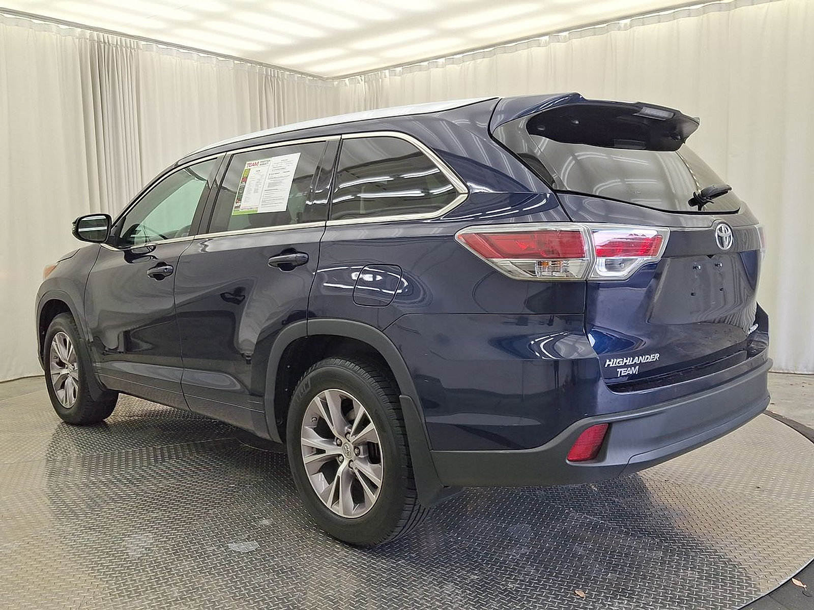 Used 2015 Toyota Highlander XLE AWD/4WD image 25