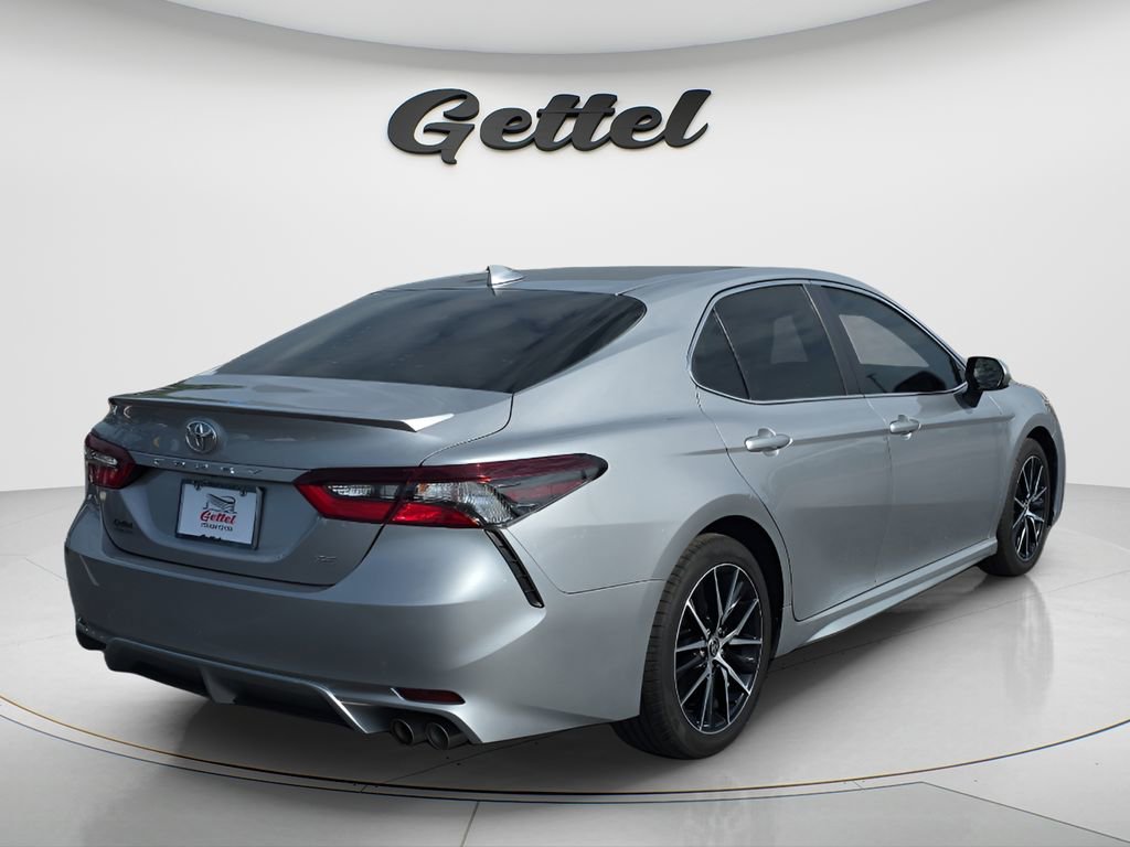 Used 2021 Toyota Camry SE FWD image 5