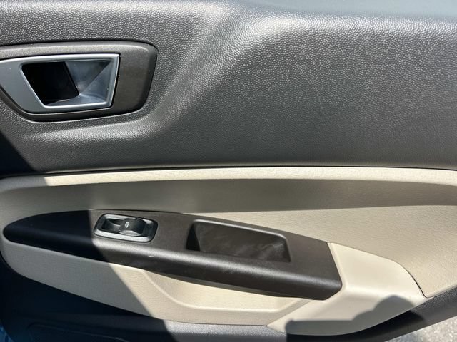 Used 2014 Ford Fiesta SE FWD image 21