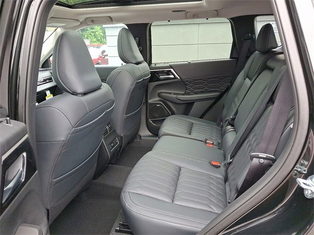 New 2025 Mitsubishi Outlander SEL image 5