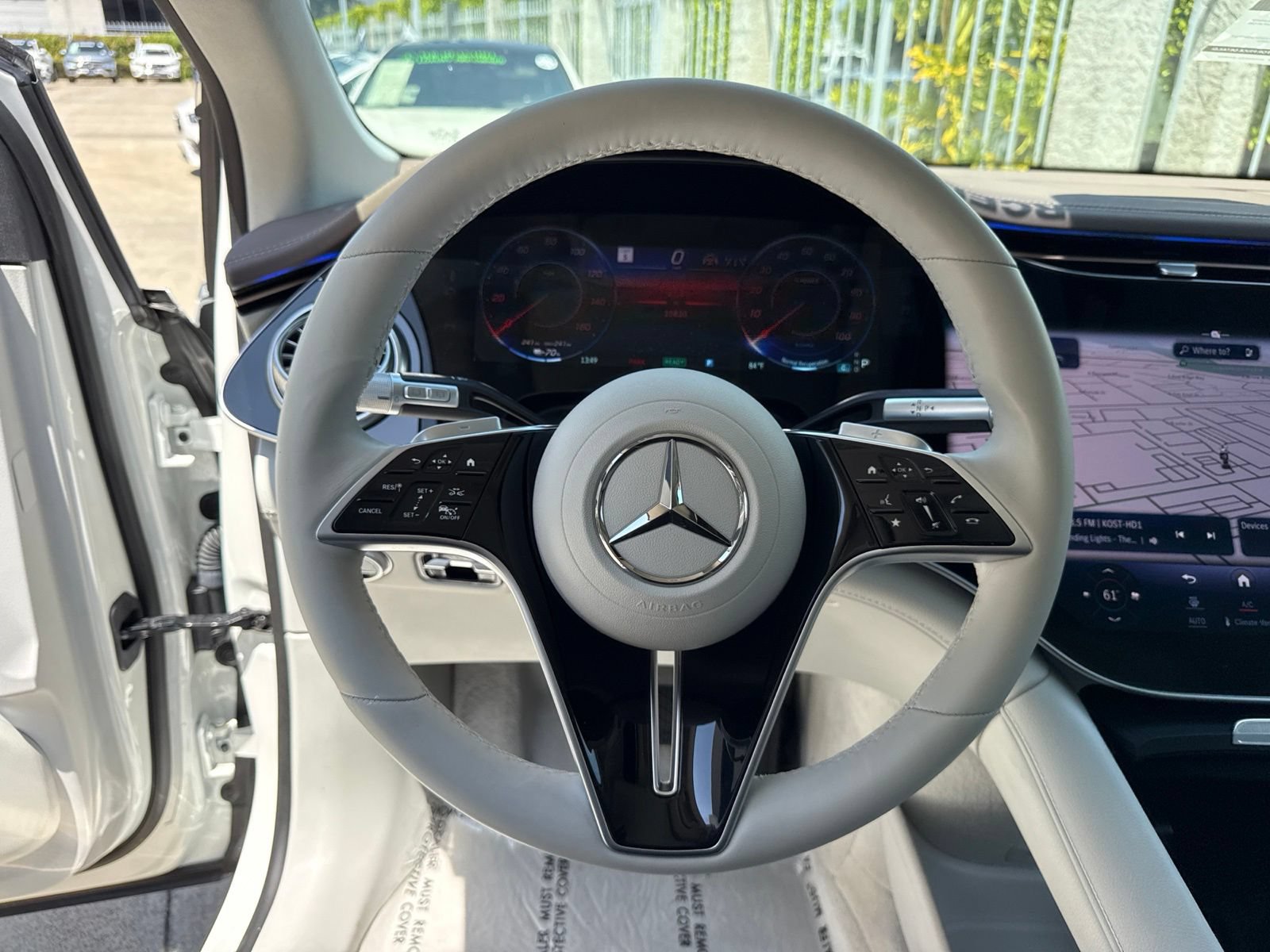 Used 2023 Mercedes-Benz EQS 580 4MATIC SUV image 31