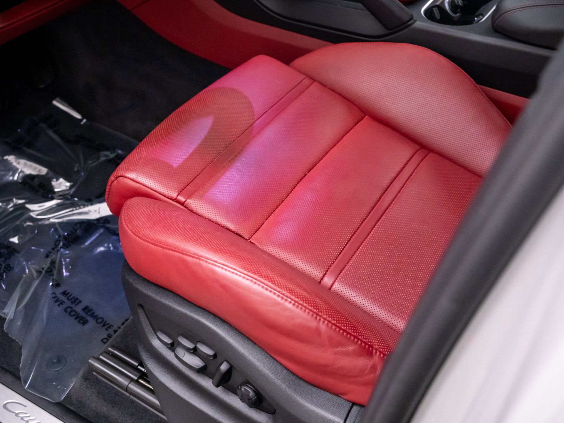 Certified 2023 Porsche Cayenne AWD/4WD image 15