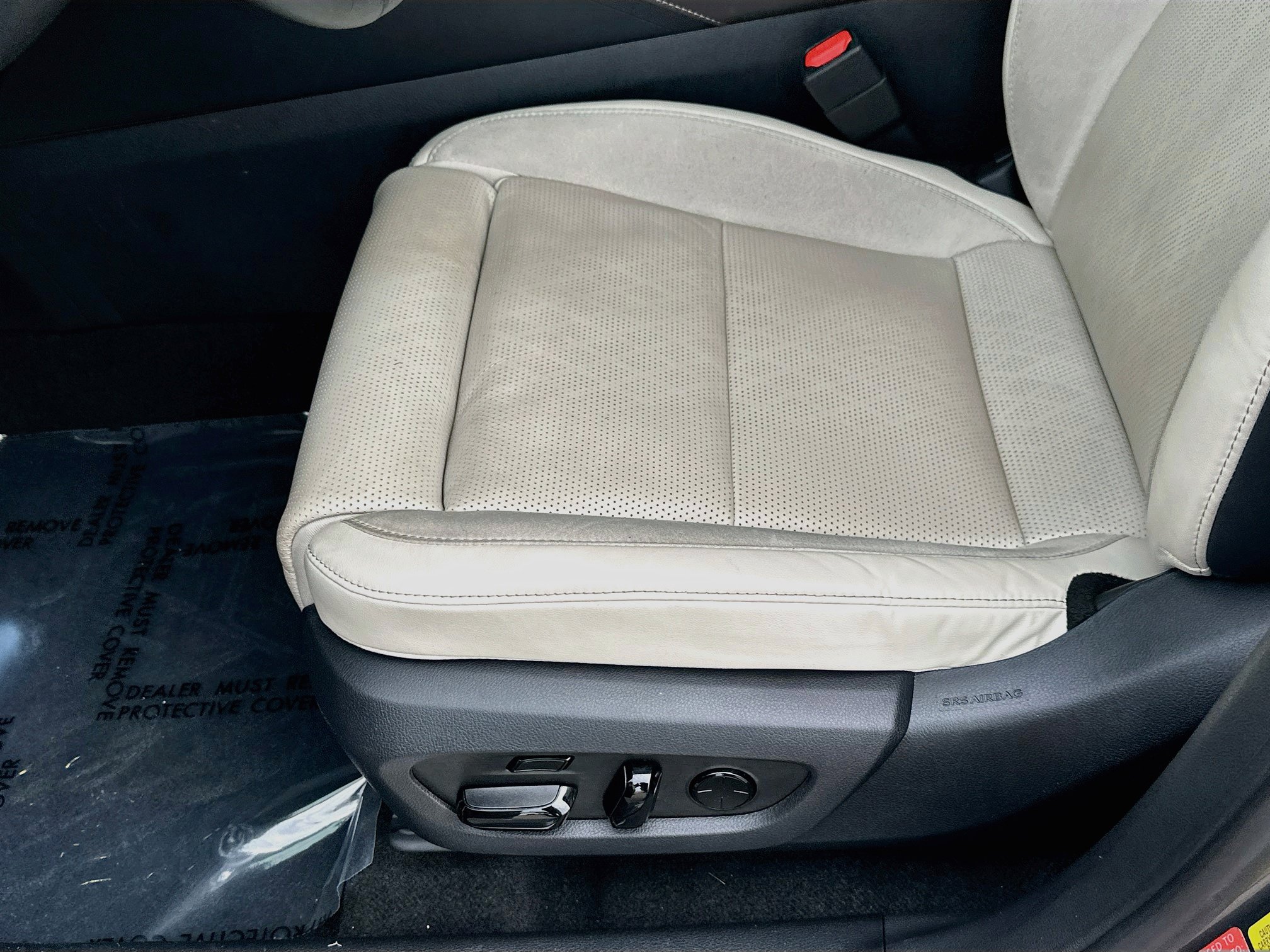 Used 2023 Lexus RX 350 FWD w/ Cold Area Package image 18