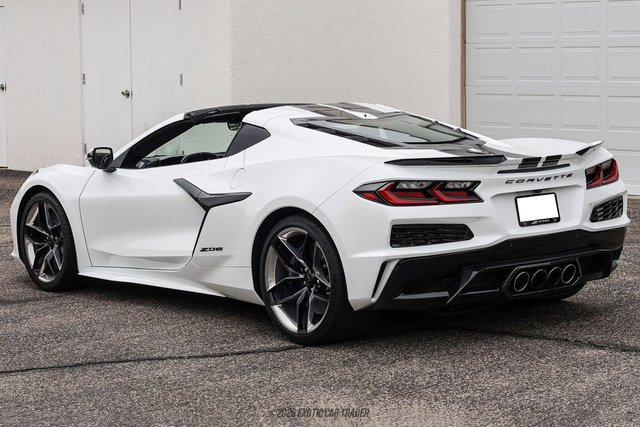 Used 2026 Chevrolet Corvette Z06 w/ Stealth Interior Trim Package RWD image 6