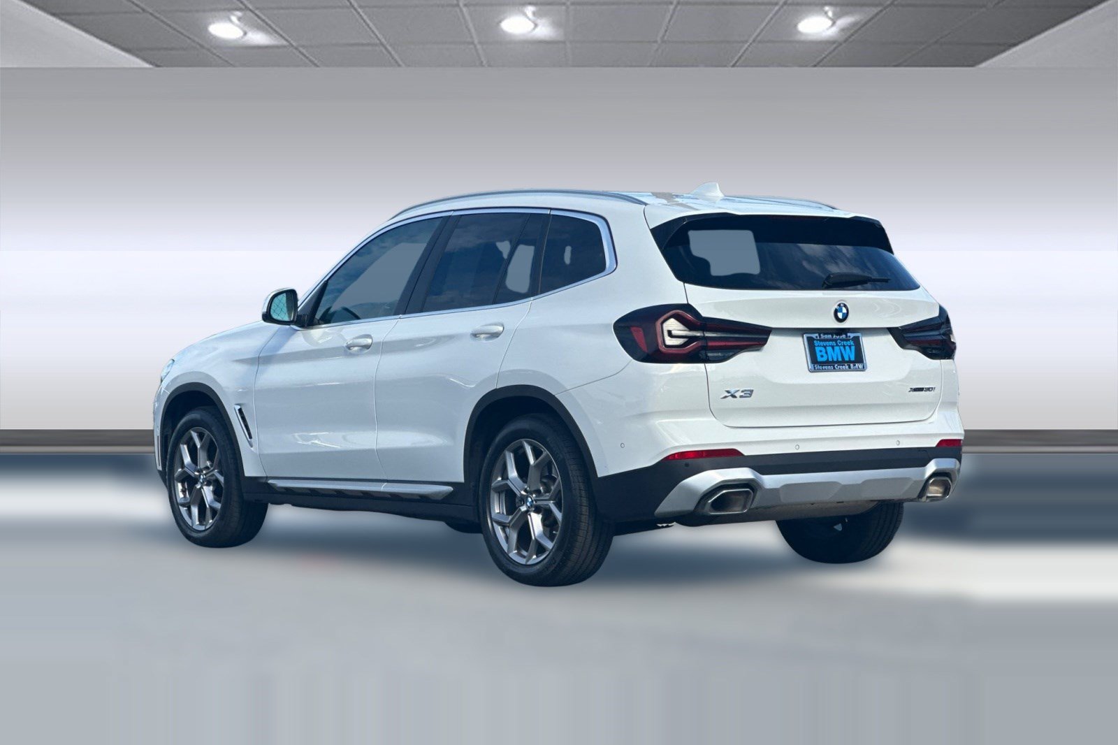 Used 2023 BMW X3 xDrive30i w/ Premium Package AWD/4WD image 3