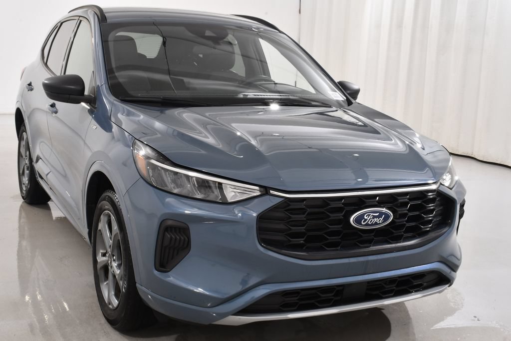 Used 2024 Ford Escape ST-Line w/ Tech Pack #1 AWD/4WD image 4