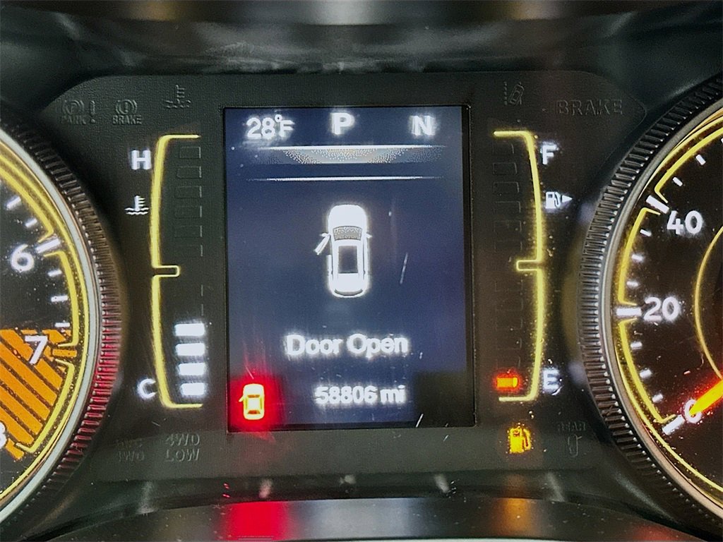 Used 2014 Jeep Cherokee Sport image 13