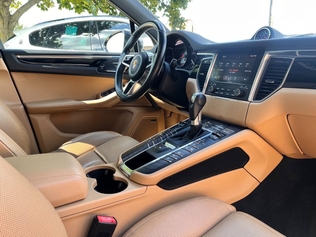 Used 2017 Porsche Macan S AWD/4WD image 25