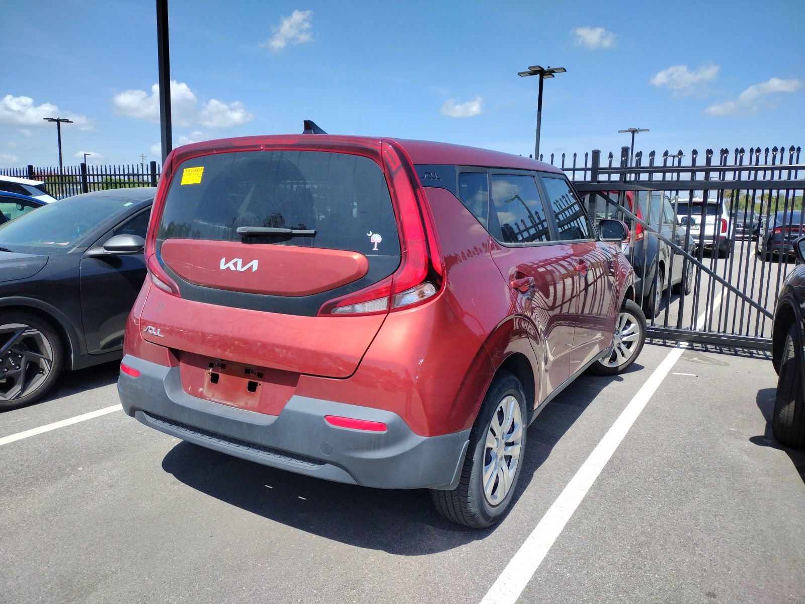 Used 2022 Kia Soul LX image 4