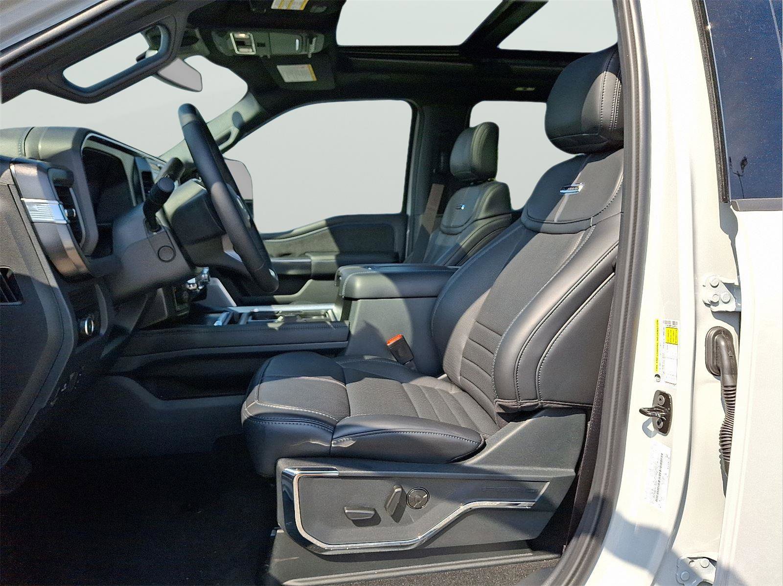 New 2026 Ford F250 Platinum w/ Tremor Off-Road Package image 9