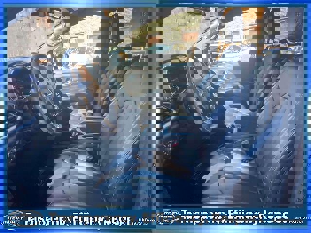 Used 2025 Chrysler Pacifica Select image 16