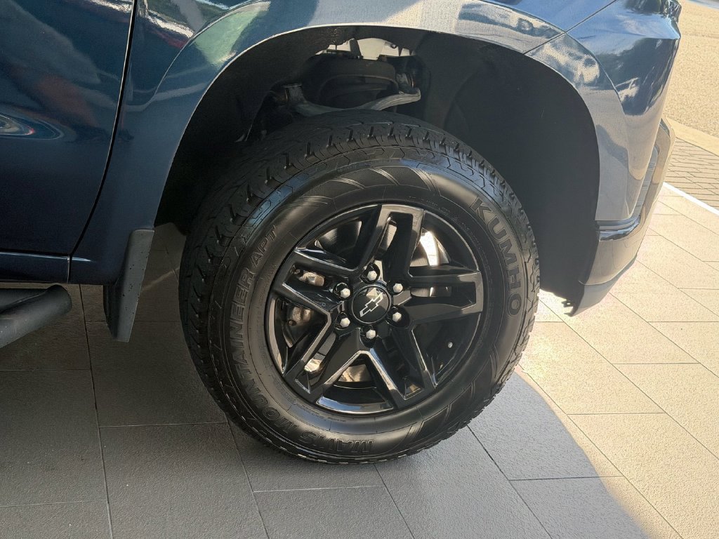 Used 2019 Chevrolet Silverado 1500 Custom Trail Boss w/ Custom Convenience Package AWD/4WD image 8