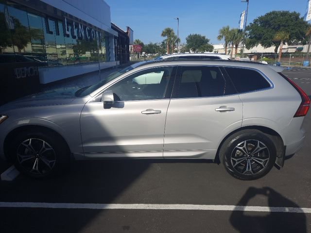 Used 2022 Volvo XC60 B5 Momentum w/ Climate Package AWD/4WD image 7