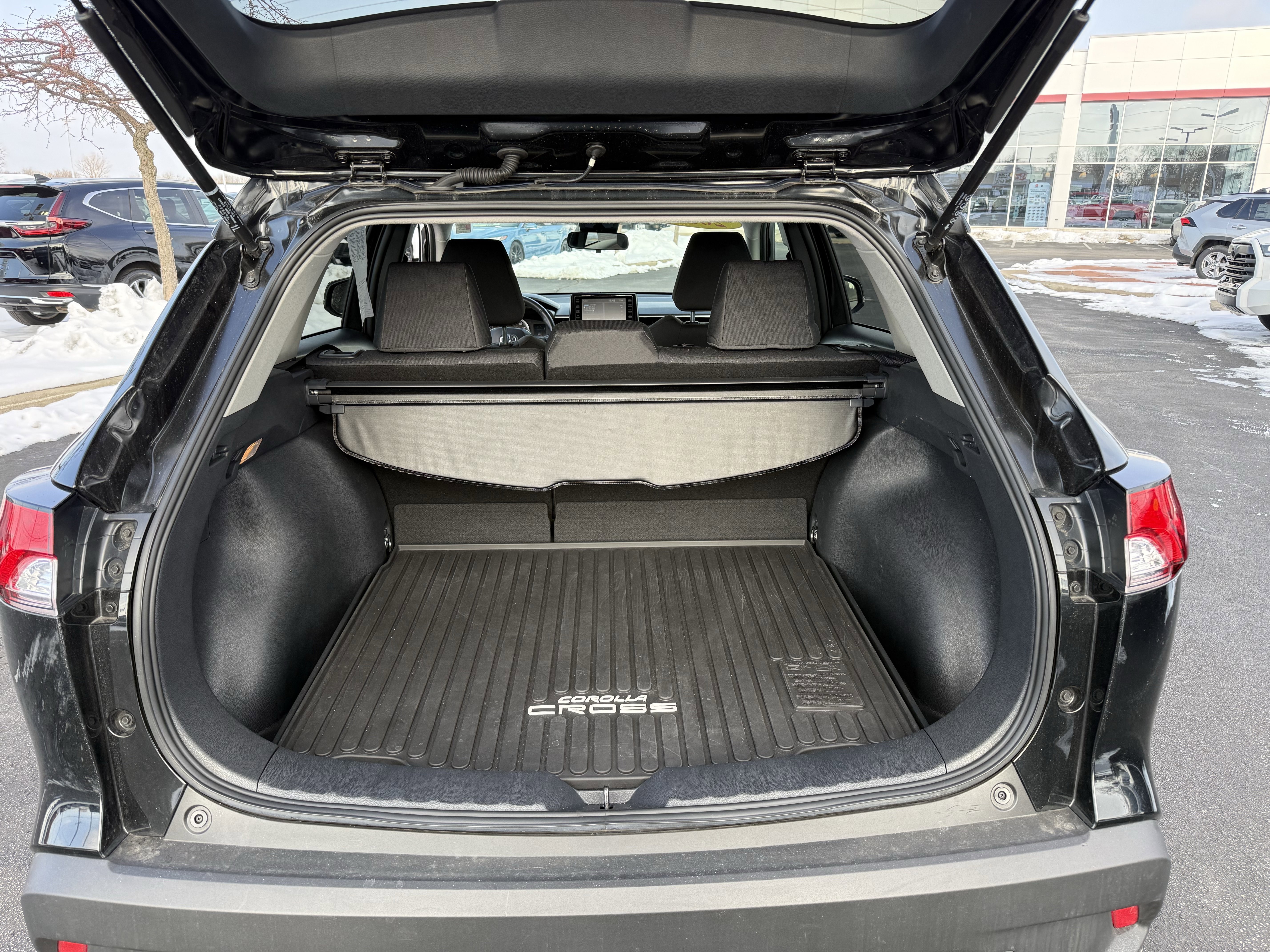 Certified 2022 Toyota Corolla Cross LE image 19