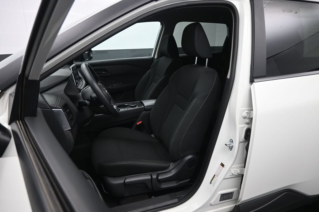Used 2024 Nissan Rogue S AWD/4WD image 23