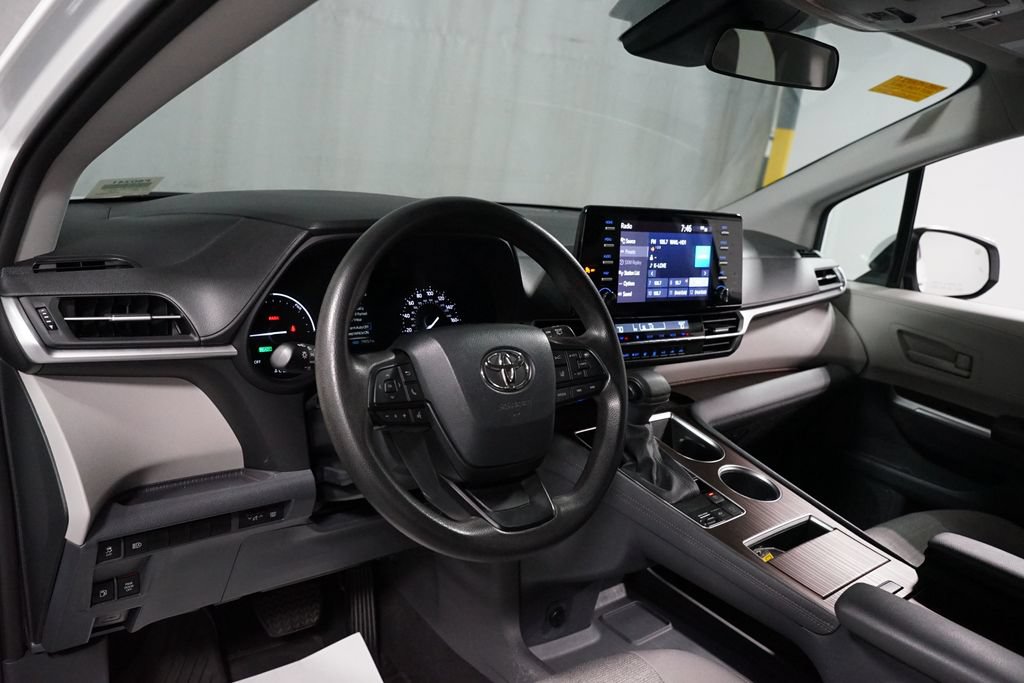 Certified 2023 Toyota Sienna LE FWD image 11