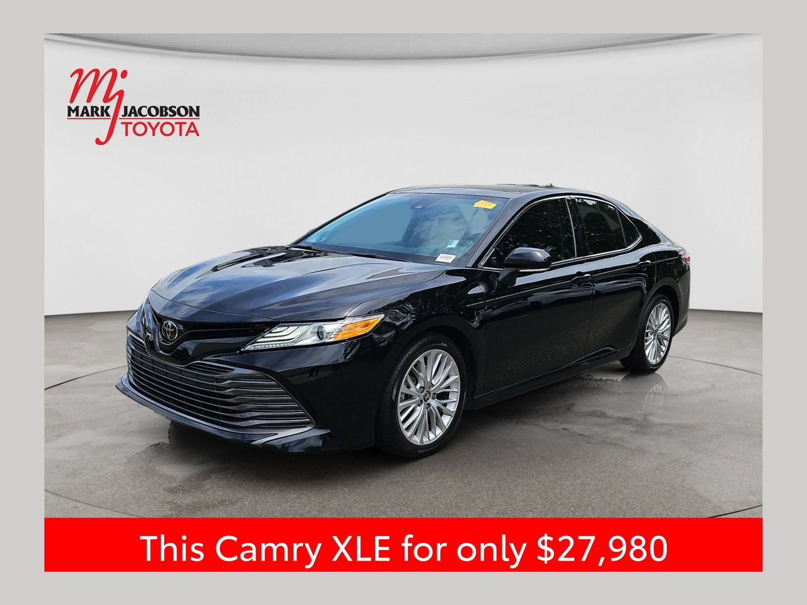 Used 2020 Toyota Camry XLE FWD image 1