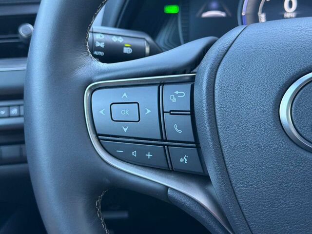 Used 2020 Lexus UX 250h w/ Premium Package AWD/4WD image 28