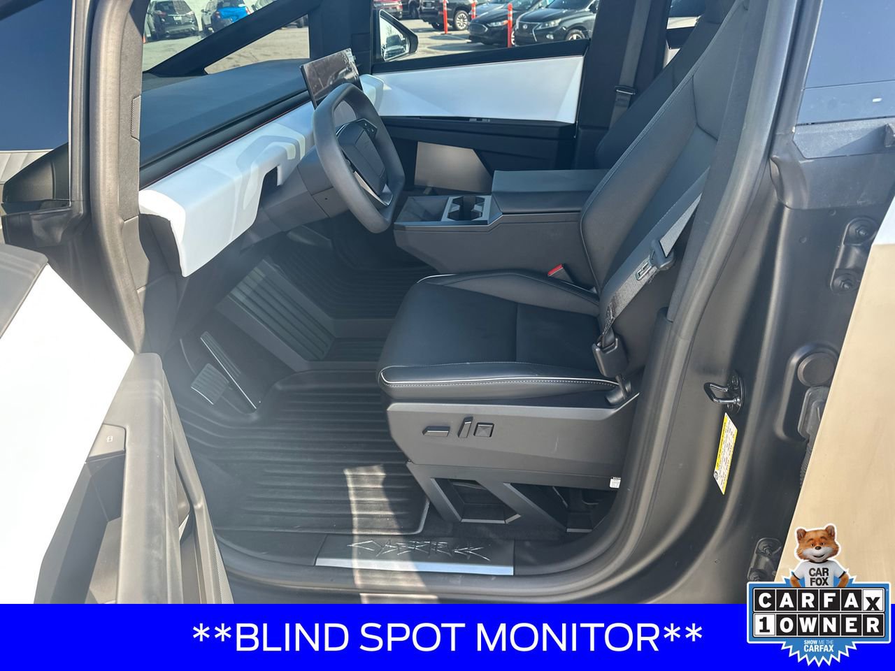 Used 2024 Tesla Cybertruck AWD Crew Cab image 9