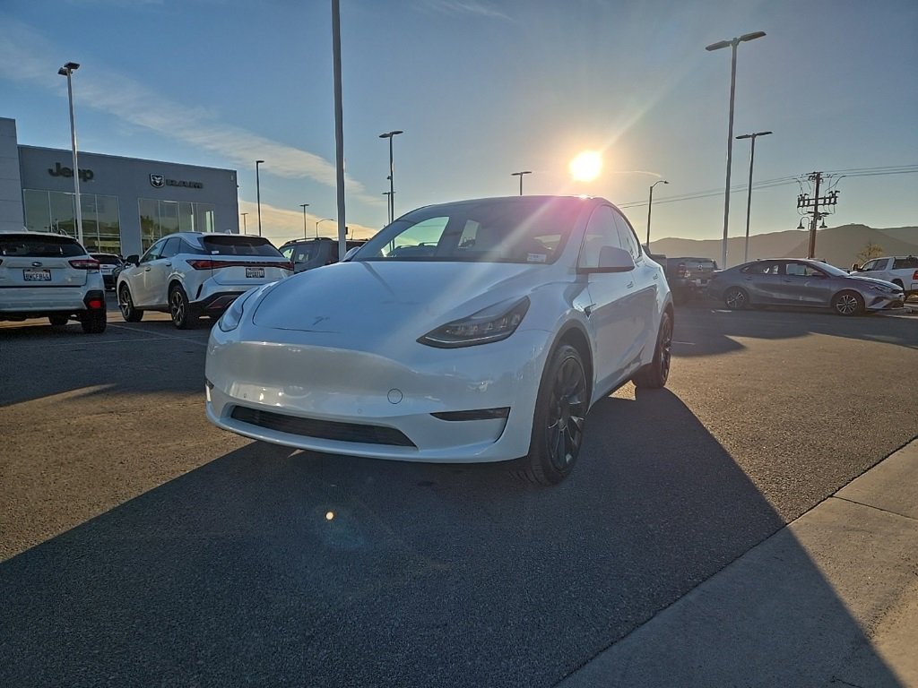 Used 2020 Tesla Model Y Long Range image 4