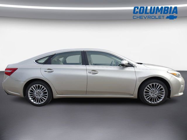 Used 2017 Toyota Avalon Limited image 2