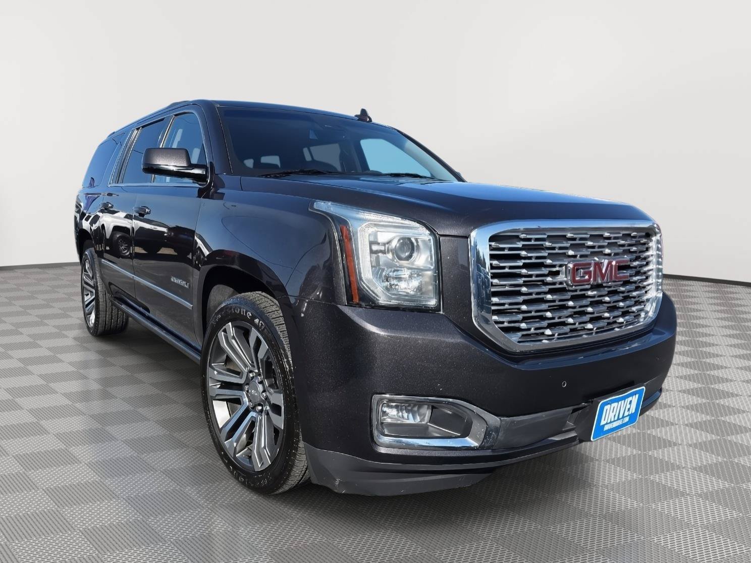 Used 2018 GMC Yukon XL Denali w/ Denali Ultimate Package AWD/4WD image 3