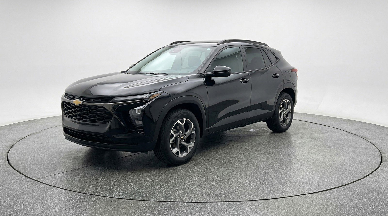 Used 2025 Chevrolet Trax LT FWD image 3