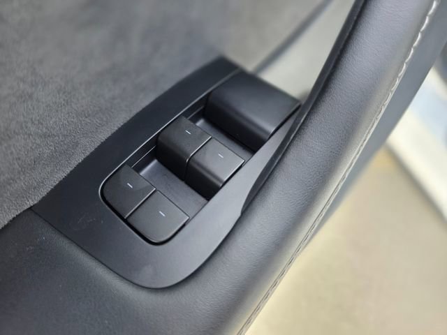 Used 2023 Tesla Model Y Long Range image 23