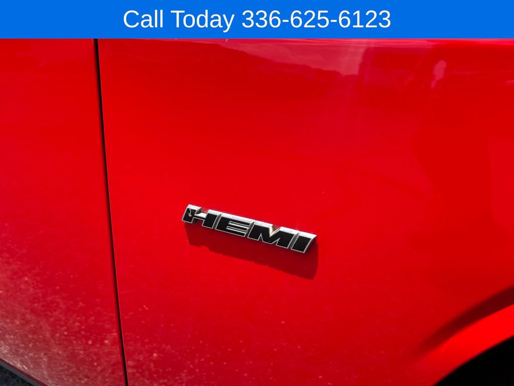 Used 2016 Dodge Challenger R/T RWD image 13