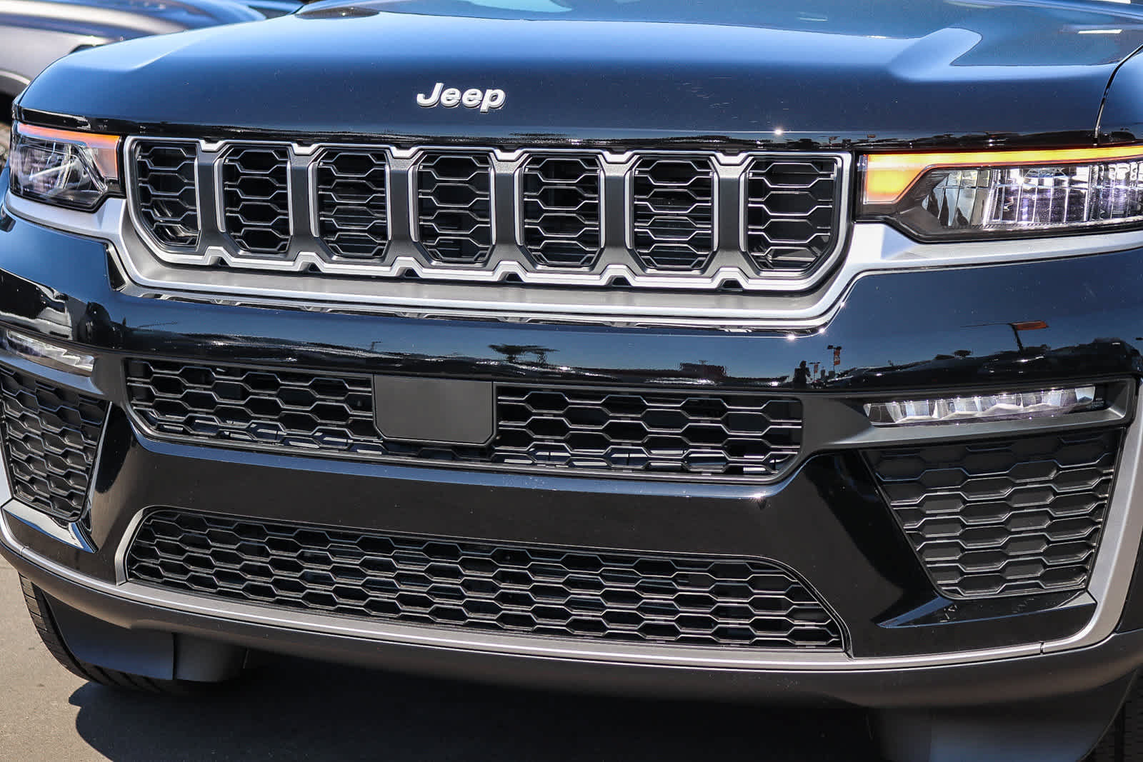 New 2027 Jeep Grand Cherokee Limited AWD/4WD image 9