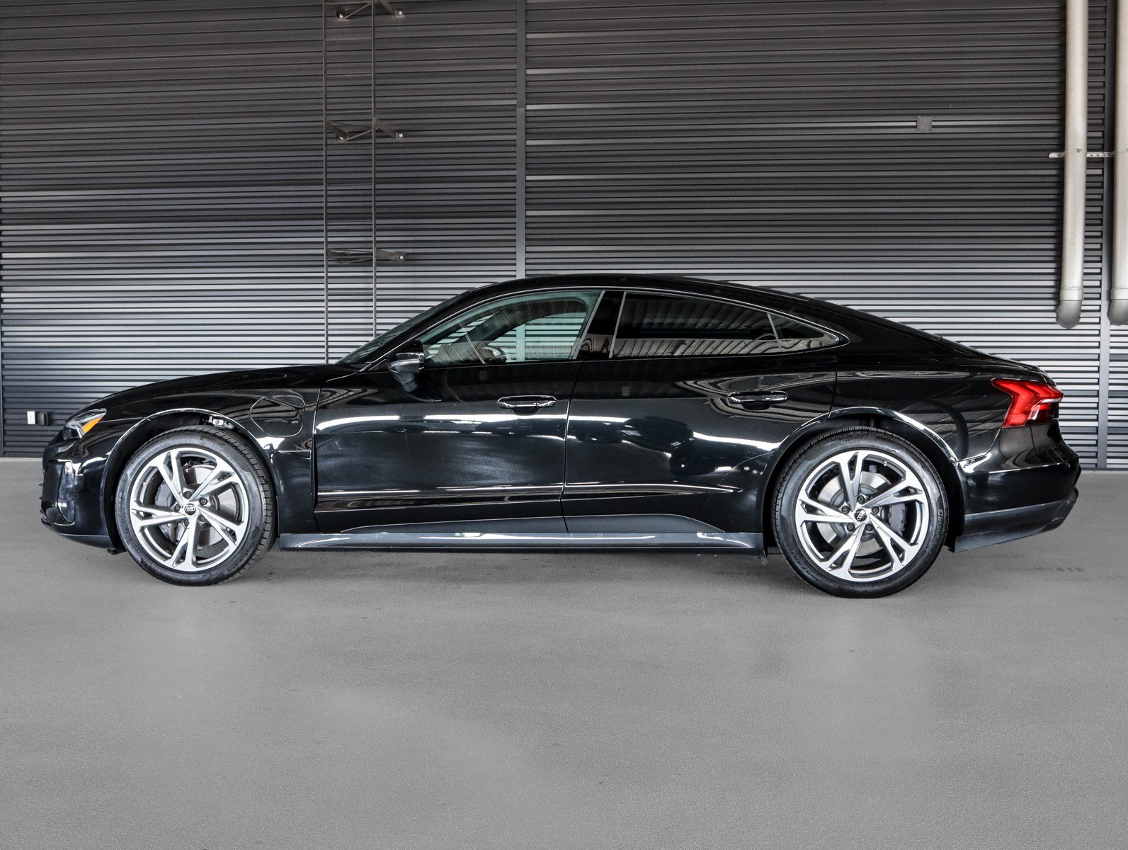 Used 2024 Audi e-tron GT Premium Plus w/ Executive Package AWD/4WD image 13