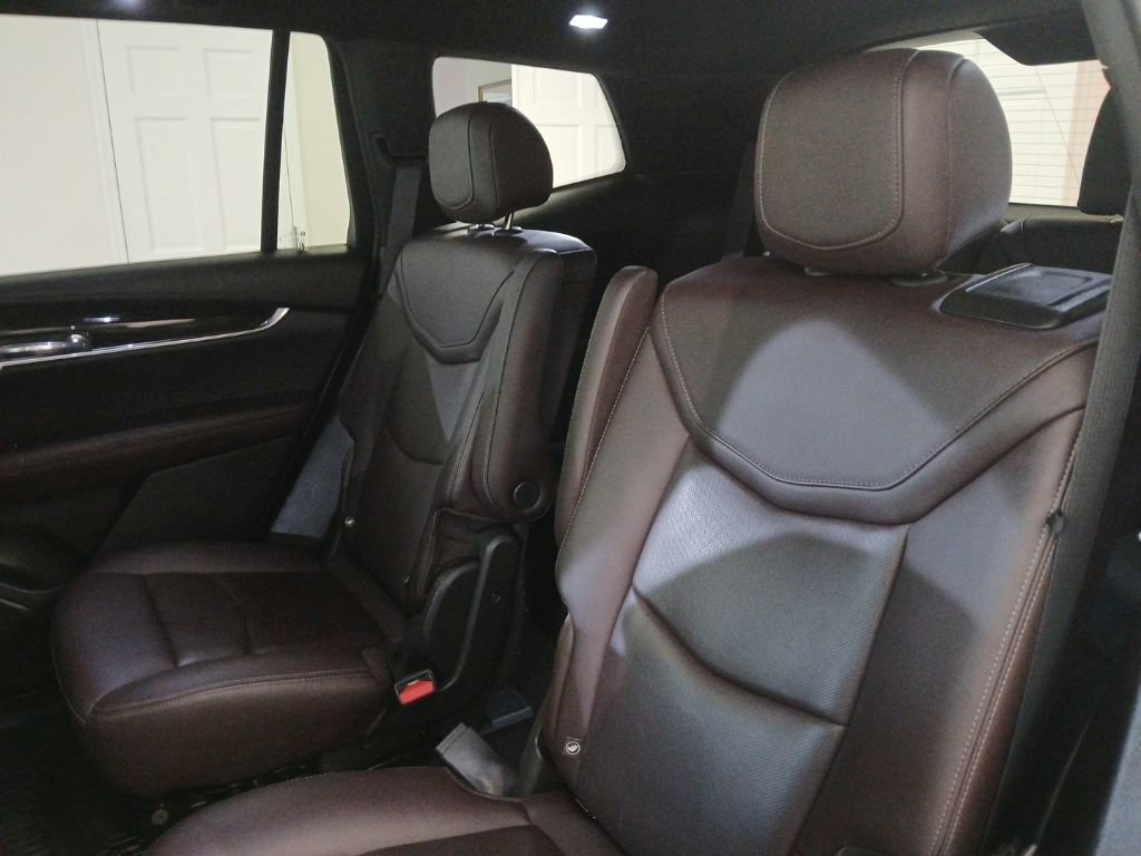 Used 2022 Cadillac XT6 Premium Luxury w/ Technology Package AWD/4WD image 16