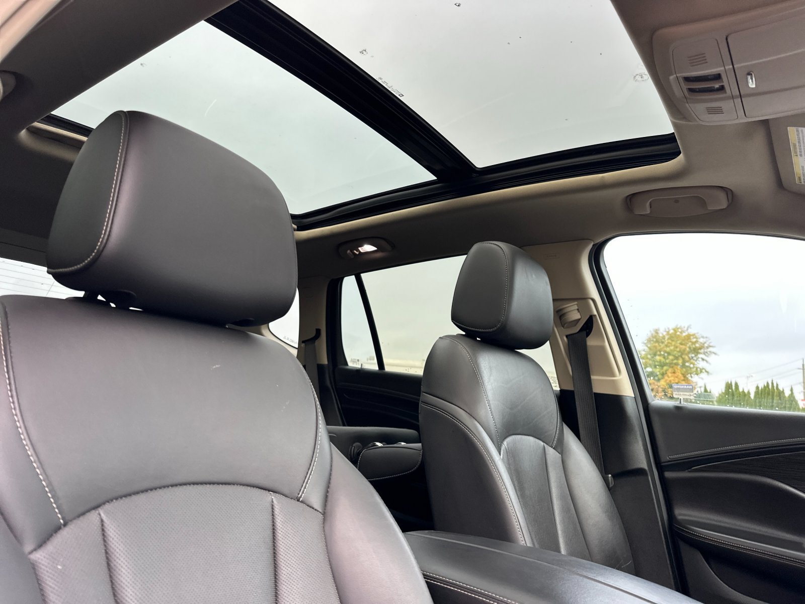Used 2018 Buick Envision Premium AWD/4WD image 17