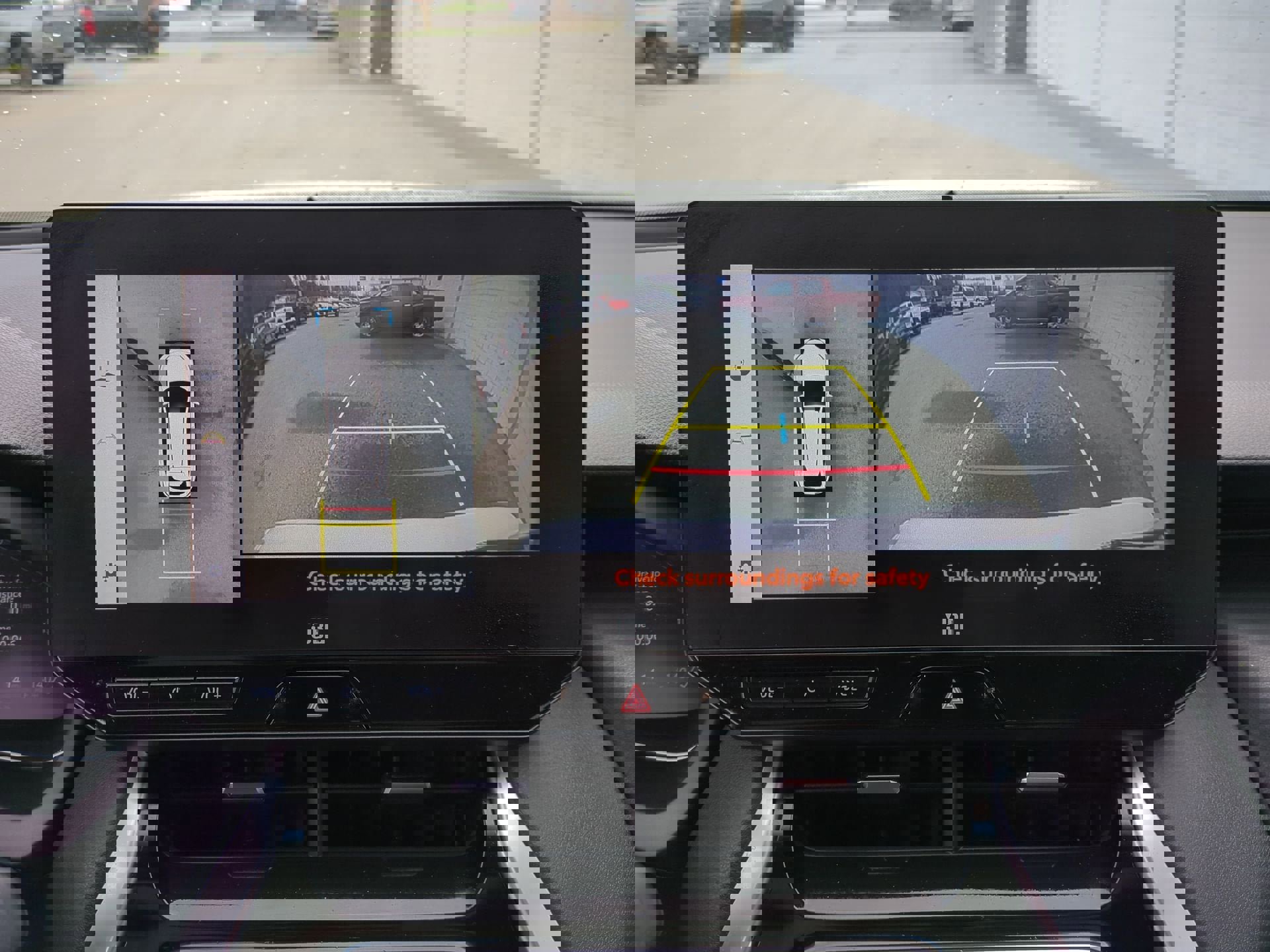 Used 2023 Toyota Venza Limited image 14