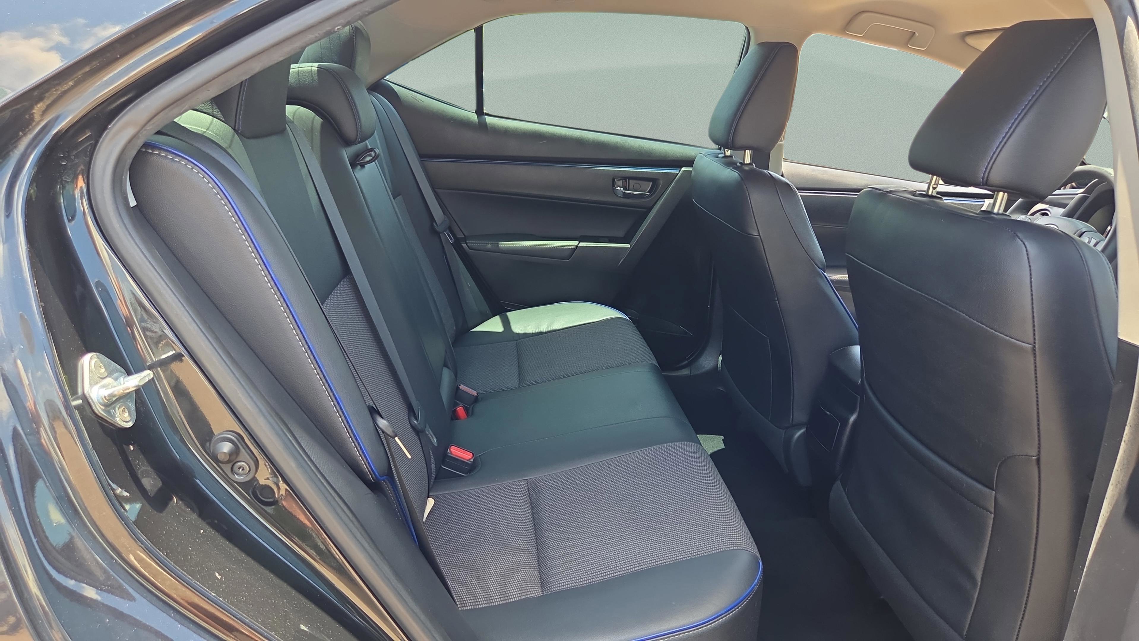 Used 2017 Toyota Corolla SE FWD image 12