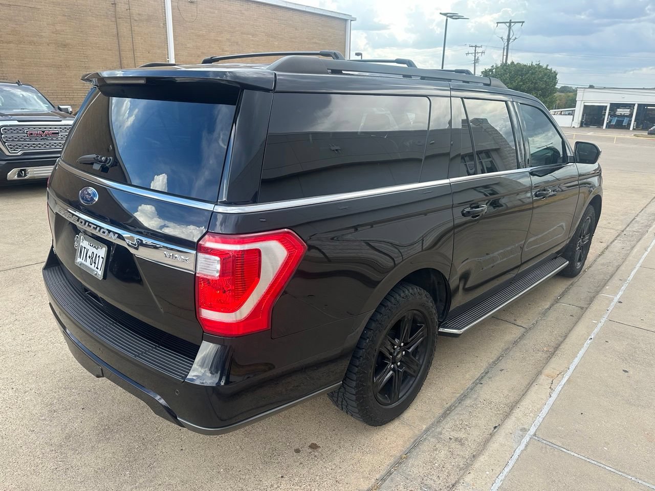 Used 2020 Ford Expedition Max XLT w/ Equipment Group 202A AWD/4WD image 10