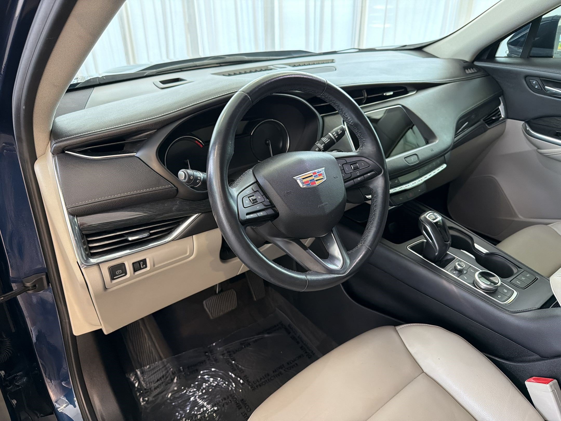 Used 2019 Cadillac XT4 Premium Luxury w/ Driver Awareness Package FWD image 4