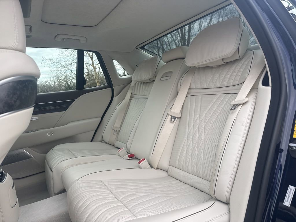 Used 2025 Genesis G90 3.5T image 28
