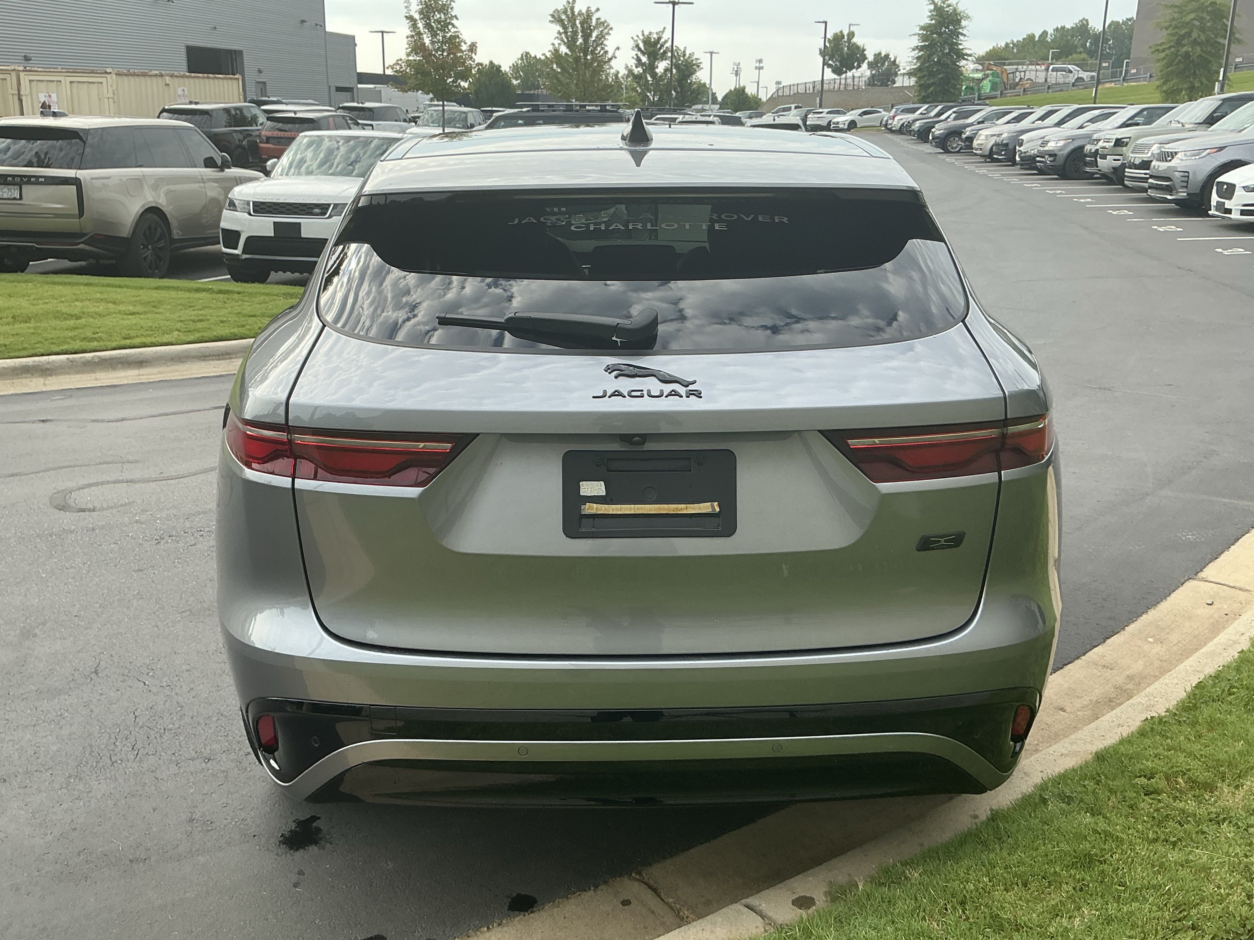 Certified 2026 Jaguar F-PACE R-Dynamic S AWD/4WD image 6