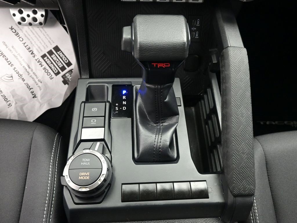 Used 2024 Toyota Tacoma TRD Sport image 4