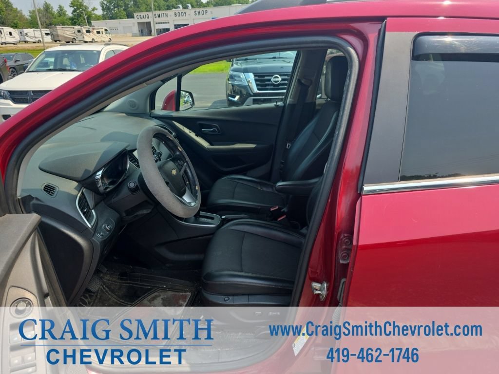 Used 2019 Chevrolet Trax LT w/ LT Convenience Package AWD/4WD image 11
