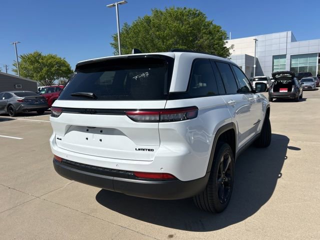 Used 2025 Jeep Grand Cherokee Limited w/ Black Appearance Package image 3