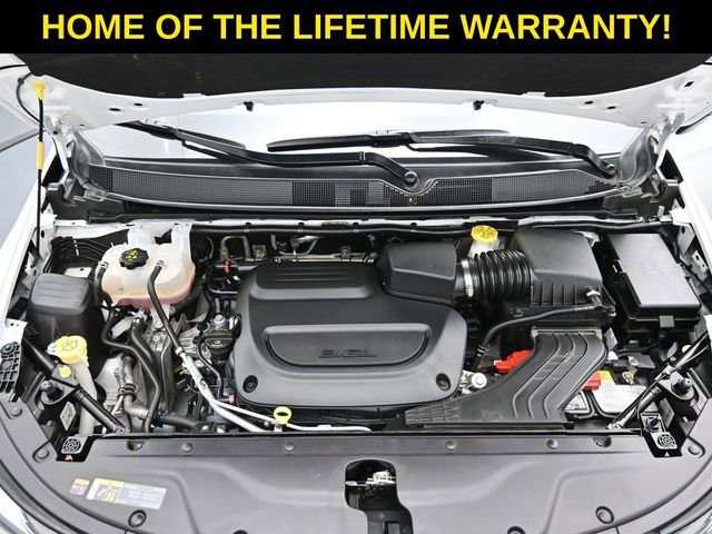 Used 2024 Chrysler Pacifica Touring-L image 51