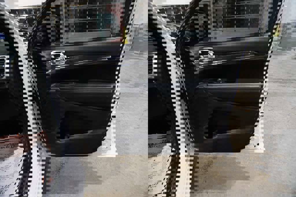 Used 2018 Jeep Grand Cherokee SRT w/ Trailer Tow Group IV image 34