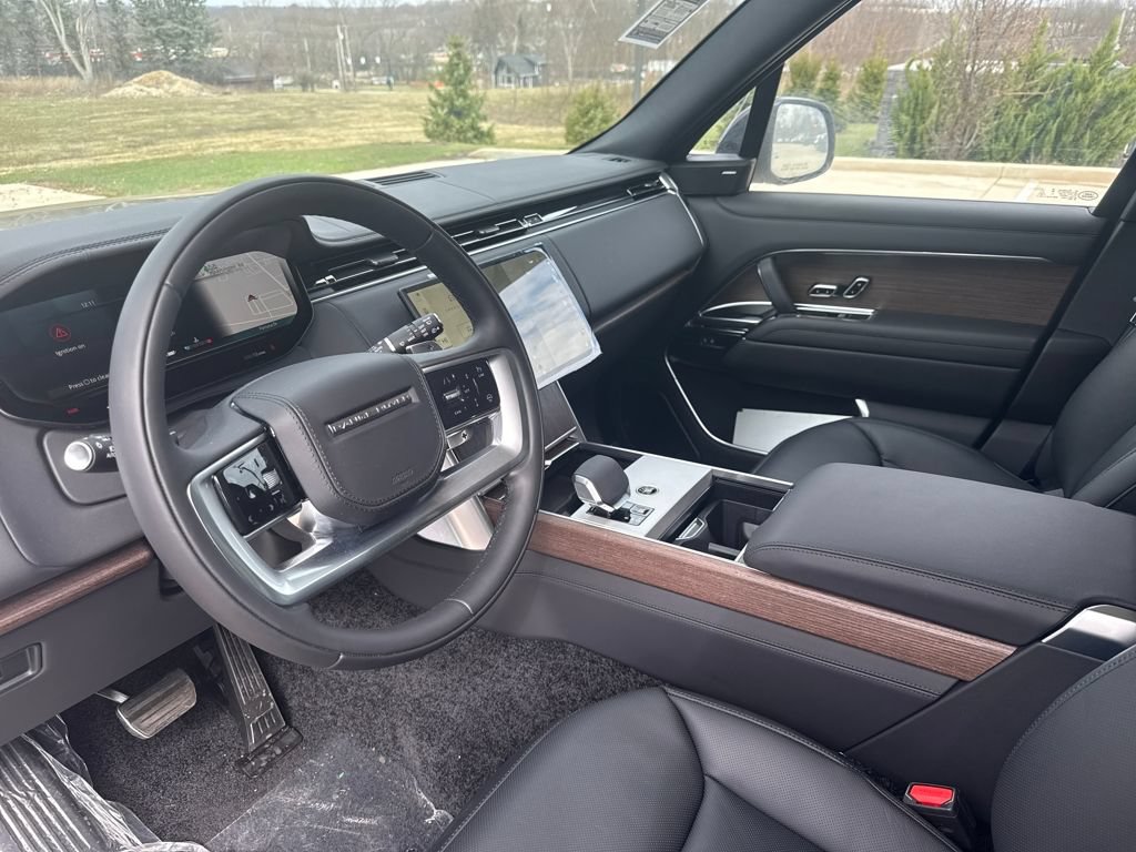 New 2026 Land Rover Range Rover Long Wheelbase SE AWD/4WD image 12