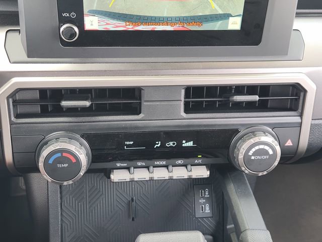 Used 2025 Toyota 4Runner SR5 AWD/4WD image 14