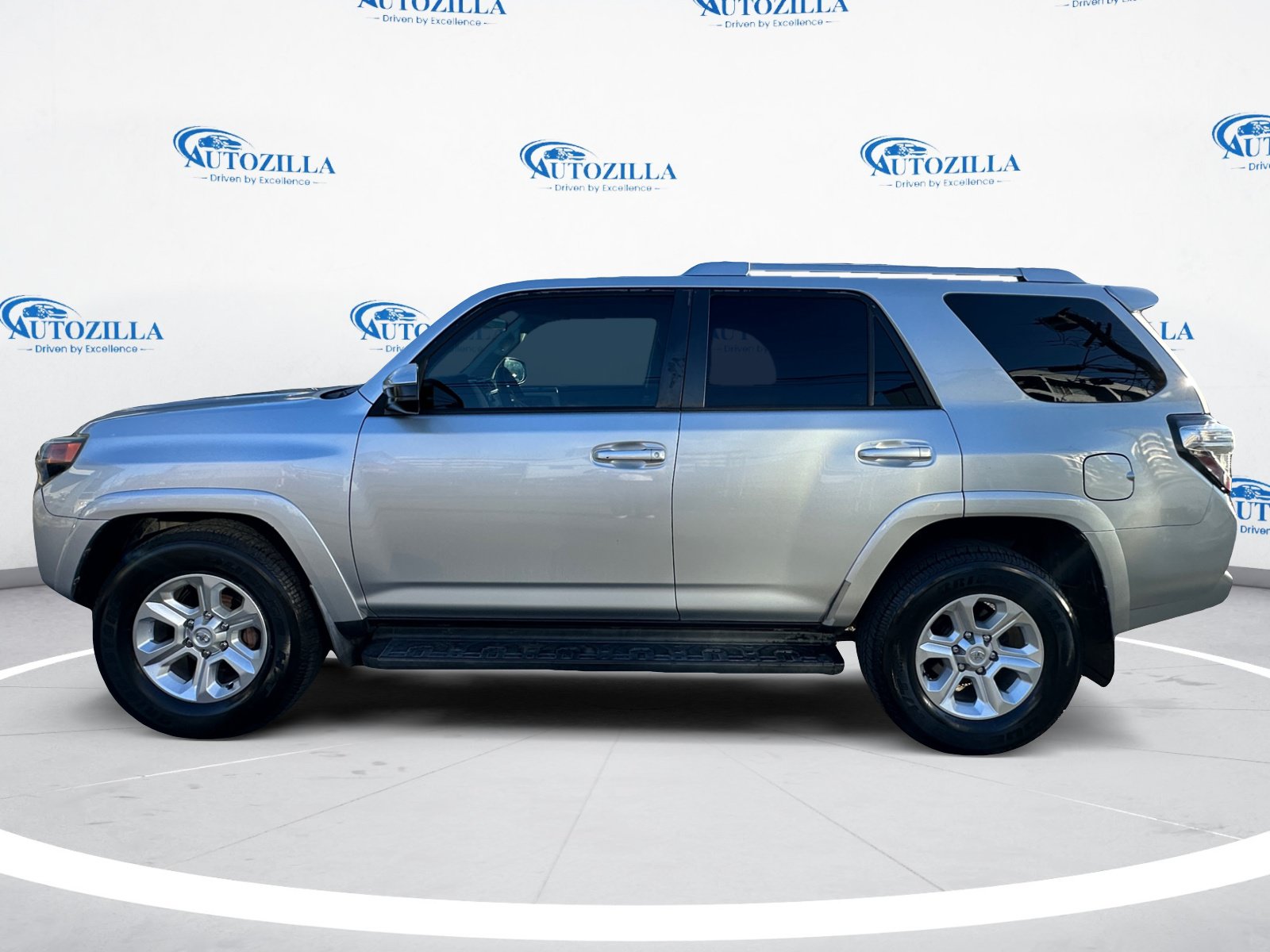 Used 2015 Toyota 4Runner SR5 RWD image 2